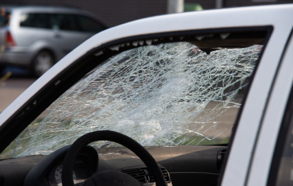 写真:ガラス破損